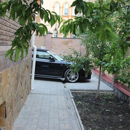 Barin House Hotel Sumy Bagian luar foto