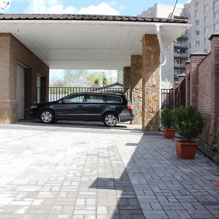 Barin House Hotel Sumy Bagian luar foto