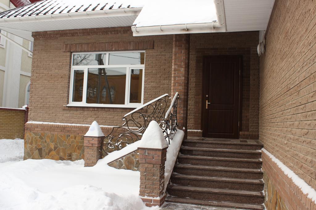 Barin House Hotel Sumy Bagian luar foto