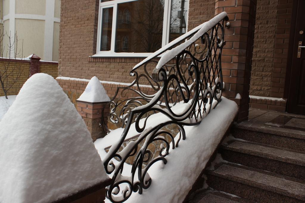 Barin House Hotel Sumy Bagian luar foto