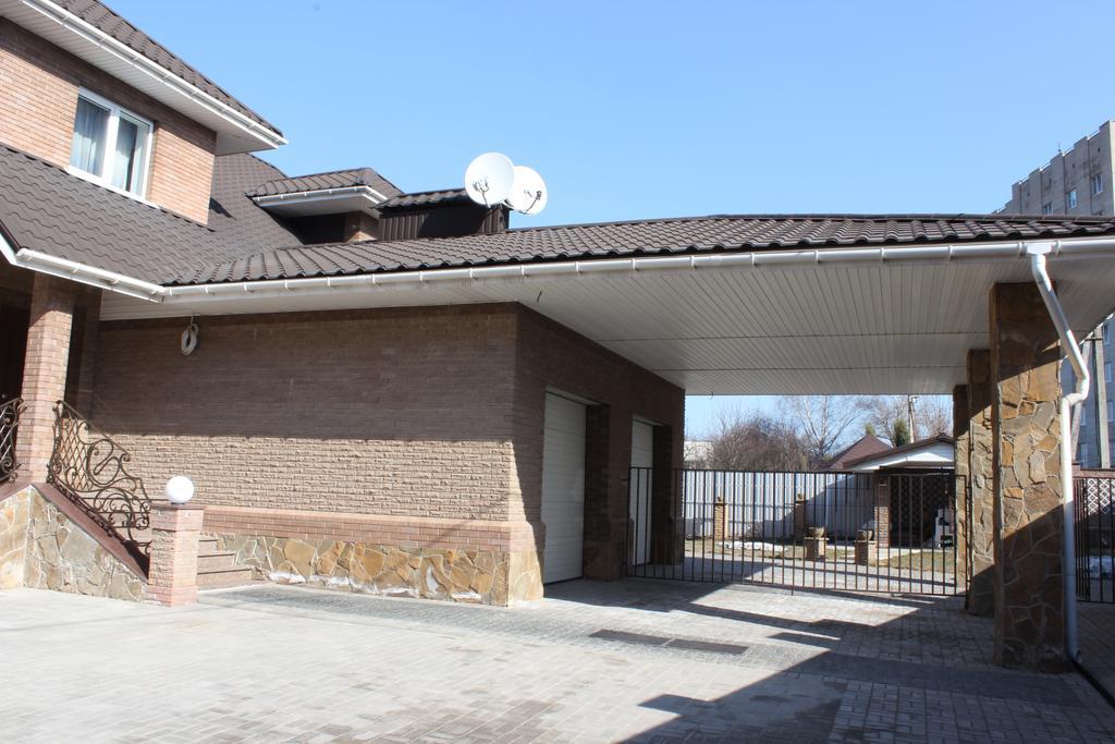 Barin House Hotel Sumy Bagian luar foto