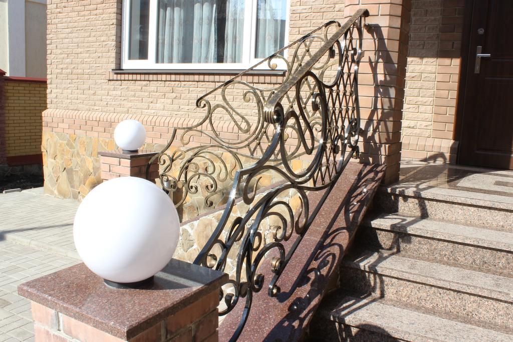 Barin House Hotel Sumy Bagian luar foto