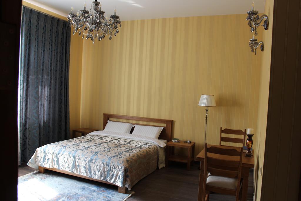 Barin House Hotel Sumy Bagian luar foto