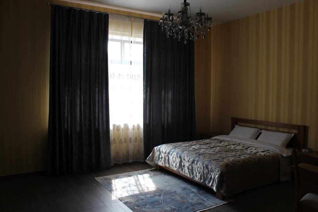 Barin House Hotel Sumy Bagian luar foto