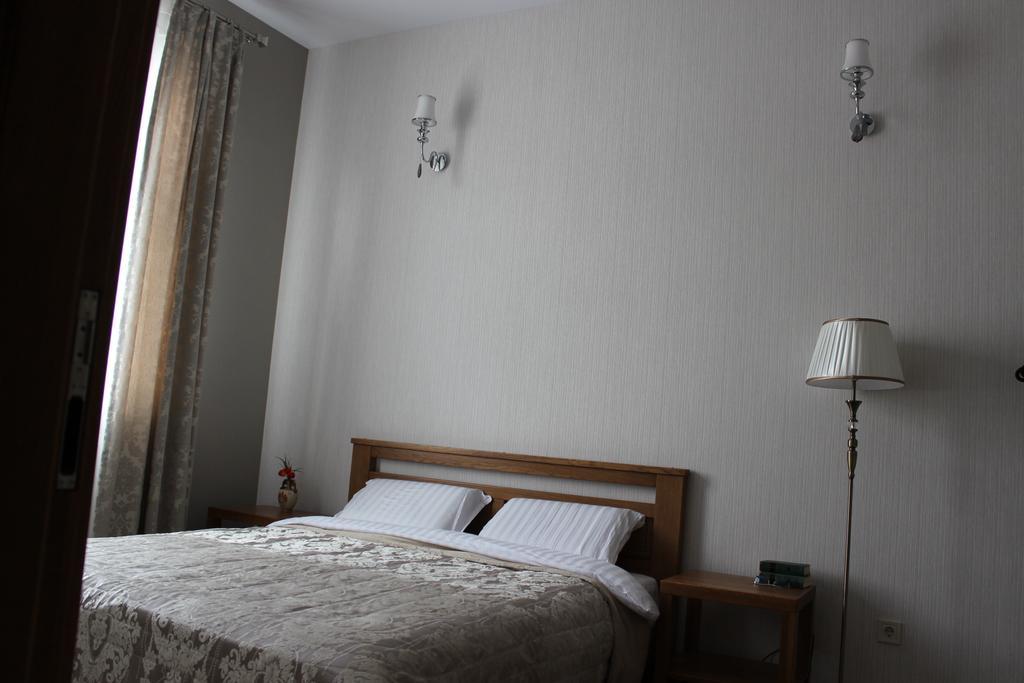 Barin House Hotel Sumy Bagian luar foto