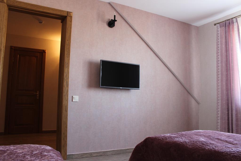 Barin House Hotel Sumy Bagian luar foto