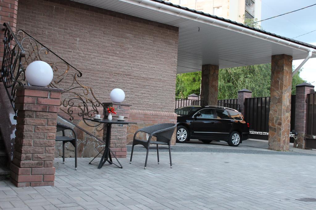 Barin House Hotel Sumy Bagian luar foto
