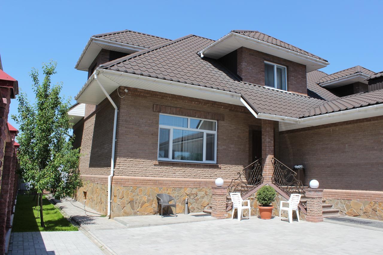 Barin House Hotel Sumy Bagian luar foto